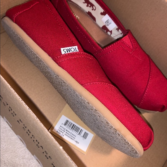 Toms - Picture 2 of 2